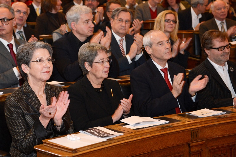 Erste Reihe v.l.: Nationalratspräsidentin Barbara Prammer, Margit Fischer, 
Präsident d. Obersten Gerichtshofes Eckart Ratz und Komponist Peter Androsch