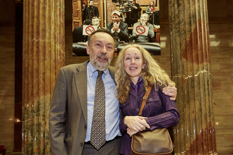 Fotograf Walter Wobrazek mit Gattin vor seinem Austellungsbild