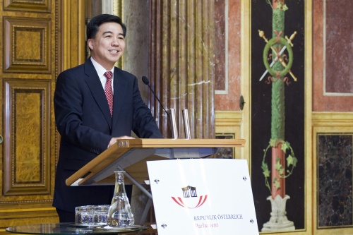 Chinesische Botschafter Zhao Bin am Rednerpult