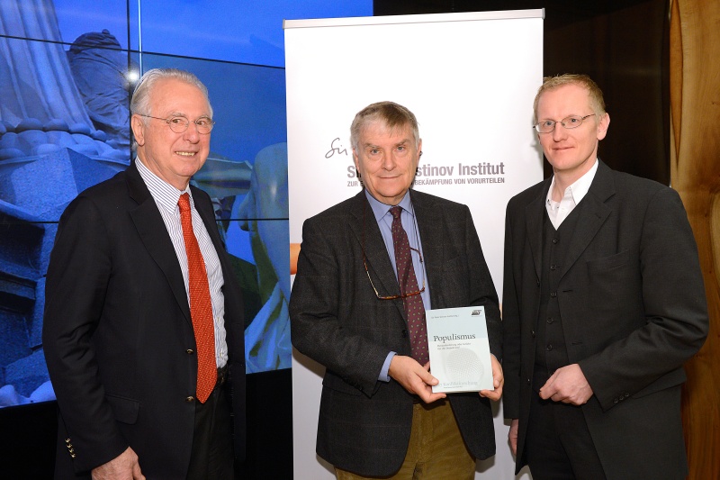 v.li.: Vorsitzender des Vorstandes des Sir Peter Ustinov Instituts Dr. Friedrich Gehart, Central European University of Budapest Univ.-Prof. Dr. Anton Pelinka und Moderator - Vorsitzender der Vereinigung der Parlamentsredakteurinnen und -redakteure Mag. Johannes Huber