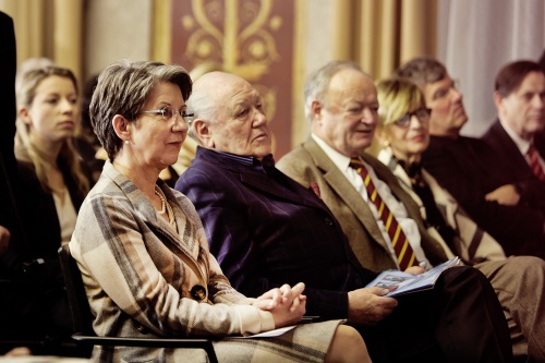 Erste Reihe v.li. Nationalratspräsidentin Barbara Prammer, Karl Blecha und Andreas Khol