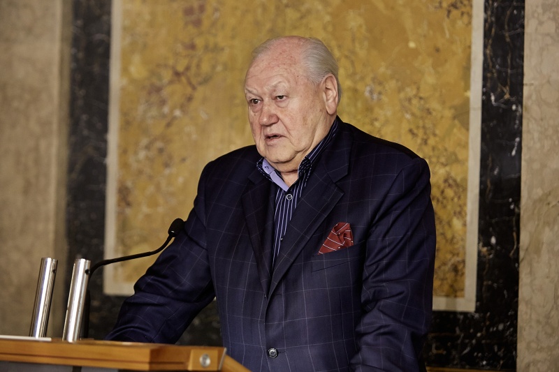 Karl Blecha am Rednerpult