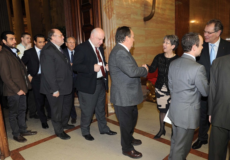 v.re.: Bundesratspräsident Edgar Mayer und Nationalratspräsidentin Barbara Prammer begrüßen die Veranstaltungsteilnehmer