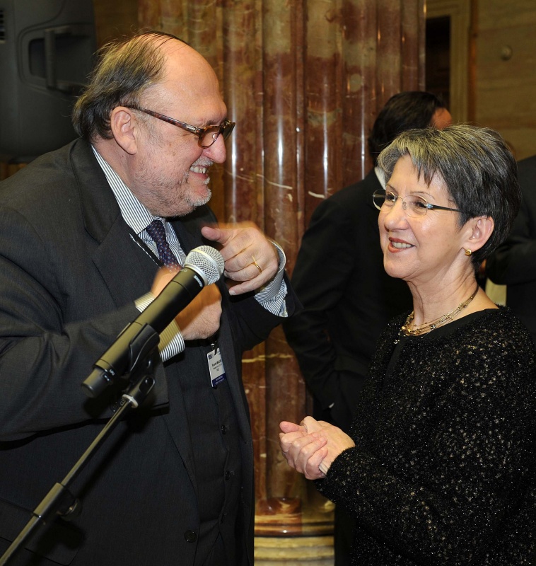 v.li. Der Präsident der Parlamentarischen Versammlung der OSZE Riccardo Migliori im Gespräch mit Nationalratspräsidentin Barbara Prammer