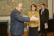 v.li.: Der Zweite Nationalratspräsident Fritz Neugebauer begrüßt die Aussenministerin der Republik Georgien Maja Pandschikidze