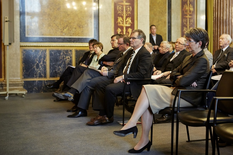 Nationalratspräsidentin Barbara Prammer im Vordergrund