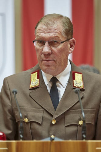 Landesfeuerwehrinspektor Hubert Vetter am Rednerpult