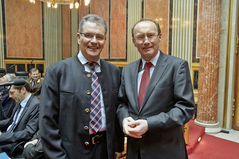 v.li.: Bundesratspräsident Edgar Mayer begrüßt den Vizepräsidenten des Europäischen Parlaments Othmar Karas (V)