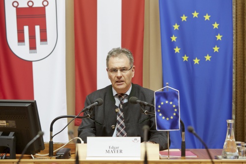 Bundesratspräsident Edgar Mayer am Präsidium