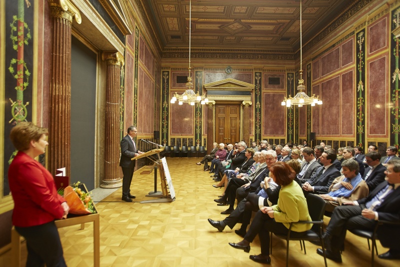 Bundesratspräsident Edgar Mayer (V) am Rednerpult