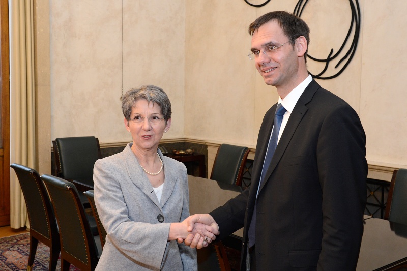 v.li.: Nationalratspräsidentin Barbara Prammer begrüßt den Landeshauptmann von Vorarlberg Markus Wallner