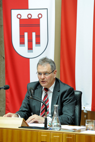 Bundesratspräsident Edgar Mayer am Präsidium