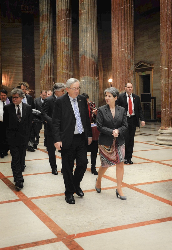 Erste Reihe v.li.: Premierminister des Großherzogtums Luxemburg S.E. Jean-Claude Junker und Nationalratspräsidentin Barbara Prammer