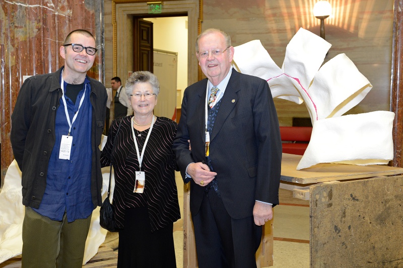 v.li.: Künstler Heiri Häfliger mit seinen Eltern