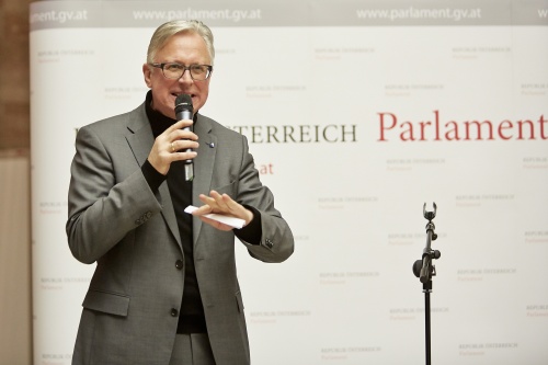 Direktor des Landesmuseums Niederösterreich Carl Aigner am Wort