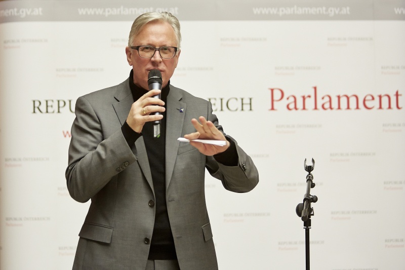Direktor des Landesmuseums Niederösterreich Carl Aigner am Wort