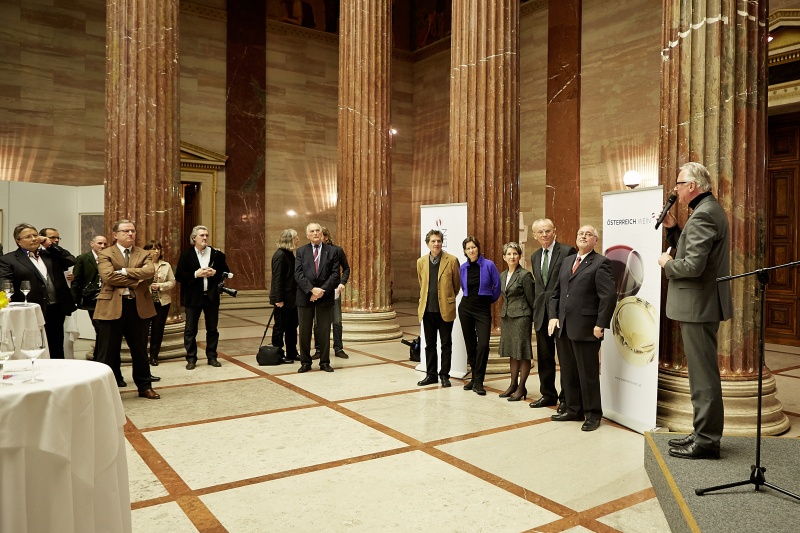 Blick in Richtung VeranstaltungsteilnehmerInnen mit dem Direktor des Landesmuseums Niederösterreich Carl Aigner am Wort