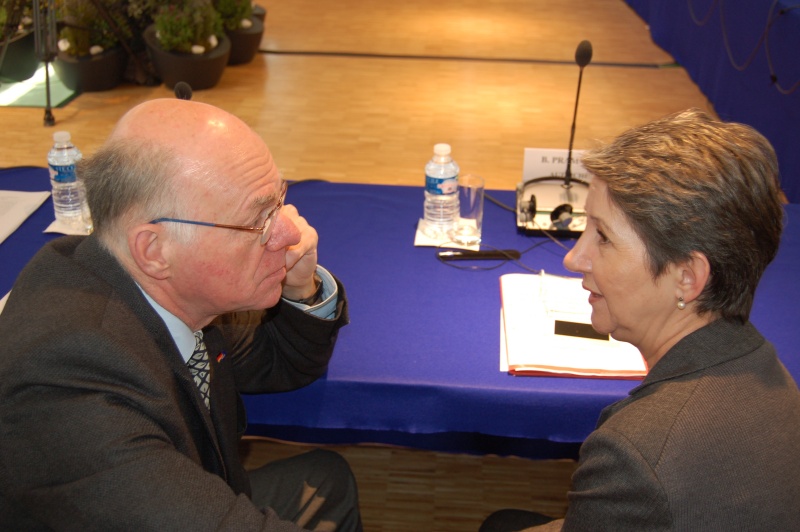 v.li.: Der deutsche Bundestagspräsident Nobert Lammert im Gespräch mit Nationalratspräsidentin Barbara Prammer (S)