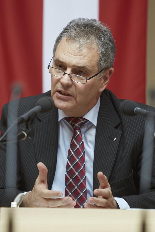 Bundesratspräsident Edgar Mayer (V) am Wort