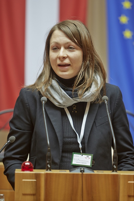 Österreichischer Gewerkschaftsbund Ruth Ettl am Rednerpult