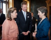v.li.: I.K.H. die Großherzogin, S.K.H. der Großherzog und Nationalratspräsidentin Barbara Prammer im Gespräch