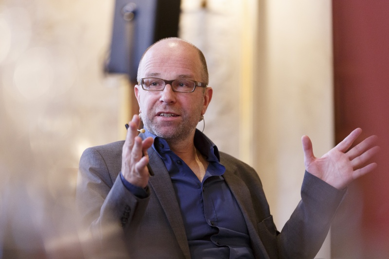 Moderator Peter Zimmermann (Ö1)