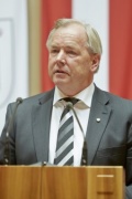 Bundesrat Gerhard Dörfler (F) am Rednerpult