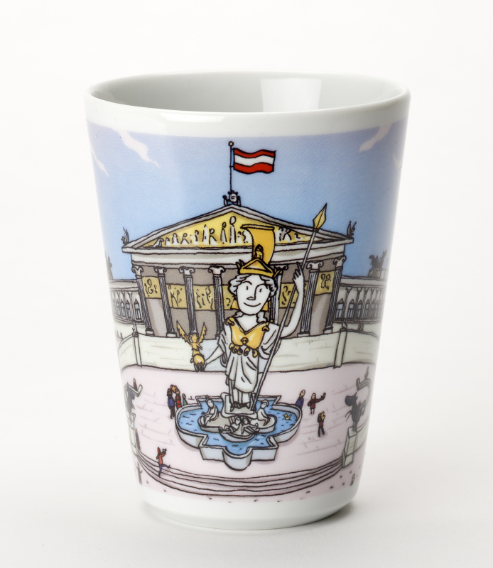 Porzellanbecher mit Pallas Athene 