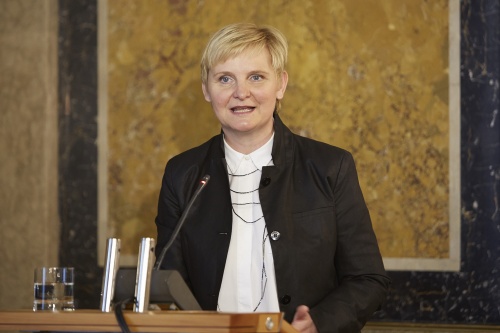 Wiener Stadträtin für Integration Sandra Frauenberger am Rednerpult