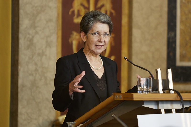 Nationalratspräsidentin Barbara Prammer am Rednerpult