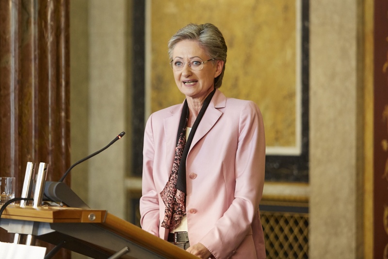 Bundesministerin für Unterricht, Kunst und Kultur Claudia Schmied am Rednerpult