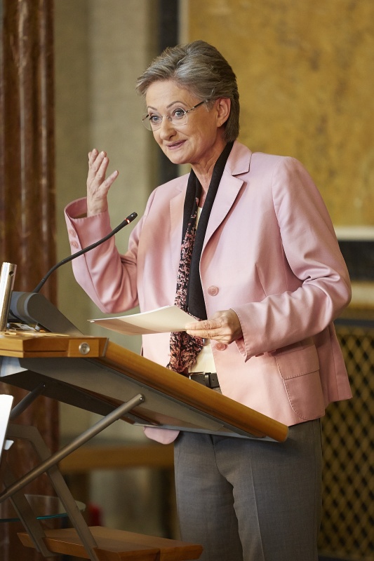 Bundesministerin für Unterricht, Kunst und Kultur Claudia Schmied am Rednerpult