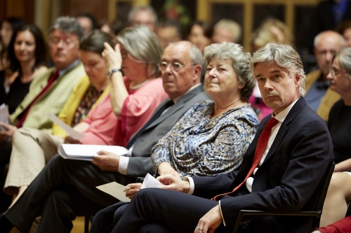 v.re.: Parlamentsdirektor Harald Dossi, Eleonora Hostasch und der Präsident des Presseclub Concordia Peter Bochskanl