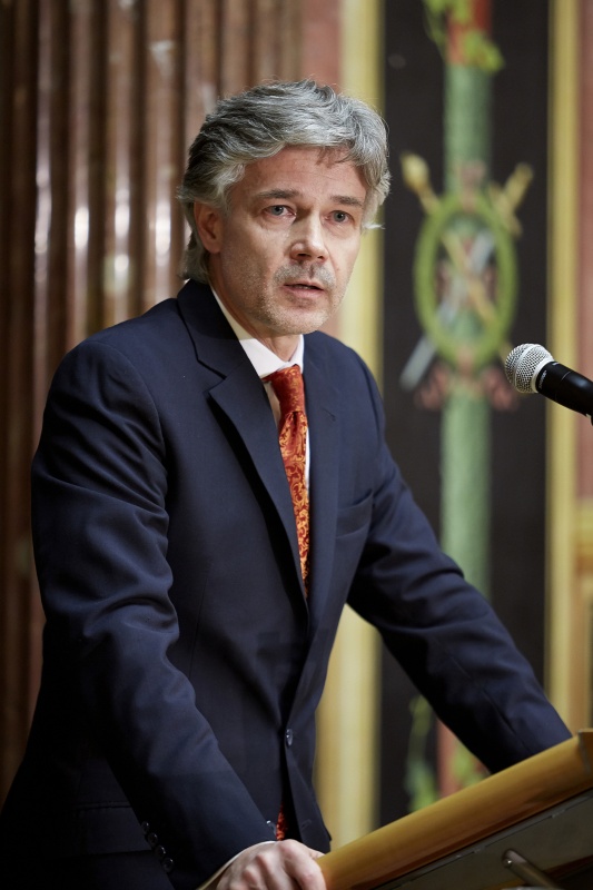 Parlamentsdirektor Harald Dossi am Rednerpult