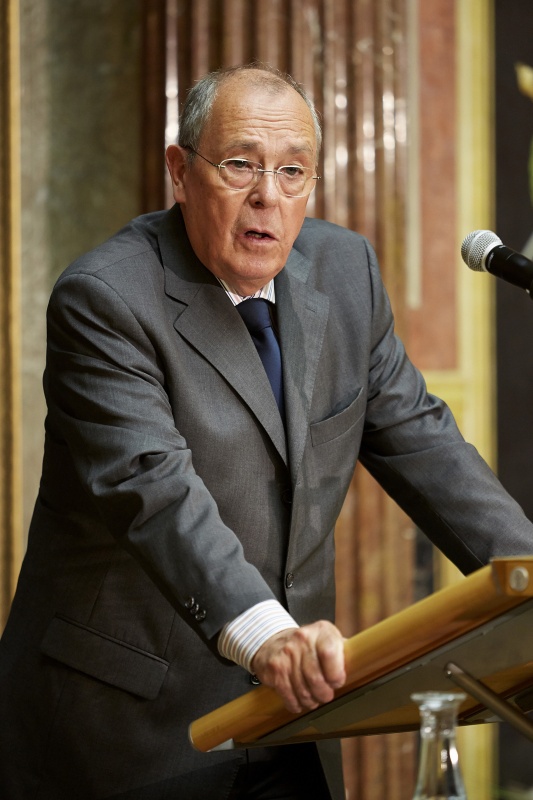 Präsident des Presseclub Concordia Peter Bochskanl am Rednerpult