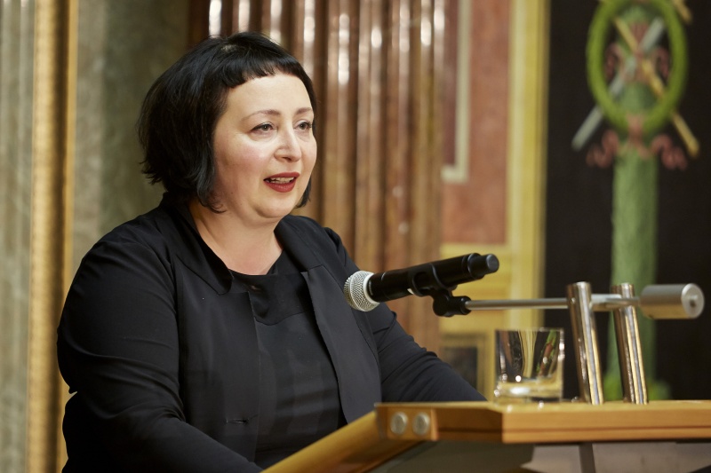 Julya Rabinowitsch am Rednerpult