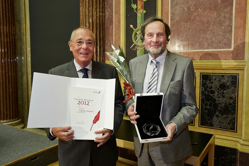 v.li.: Präsident des Presseclub Concordia Peter Bochskanl und Engelbert Washietl