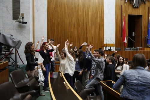 Gruppenfindung für die Arbeit des Jugendparlaments