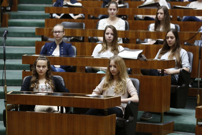 Gruppenfindung für die Arbeit des Jugendparlaments