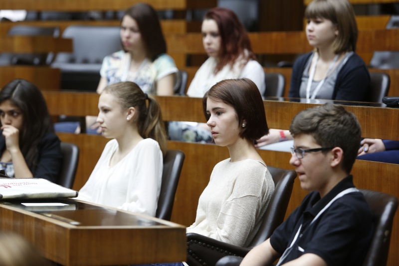 Gruppenfindung für die Arbeit des Jugendparlaments