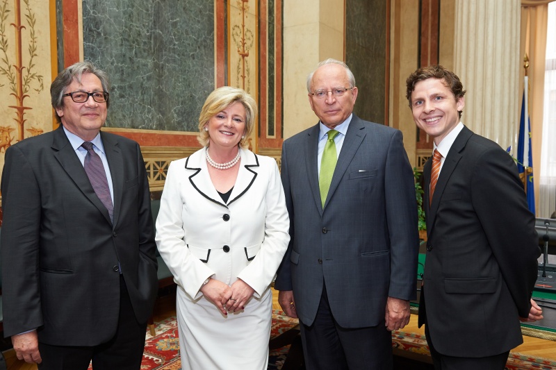 v.li.: Bundesminister a.D. Ferdinand Lacina, ÖBFA Vorstand Martha Oberndorfer, Präsident der Nationalbank Claus J. Raidl und ÖBFA Vorstand Thomas Steiner