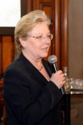 Moderatorin Gisela Hopfmüller