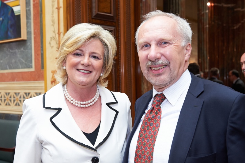 v.li.: ÖBFA Vorstand Martha Oberndorfer und Gouverneur der Nationalbank Ewald Nowotny