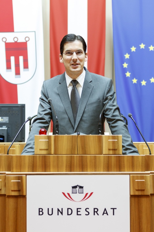 Bundesrat Stefan Posch (OF) am Rednerpult