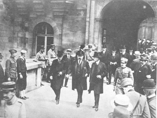 Österreichische Delegation bei den Friedensverhandlungen mit den alliierten Siegermächten des Ersten Weltkriegs.