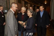v. re.: Nationalratspräsidentin Barbara Prammer im Gespräch mit Veranstaltungsteilnehmern