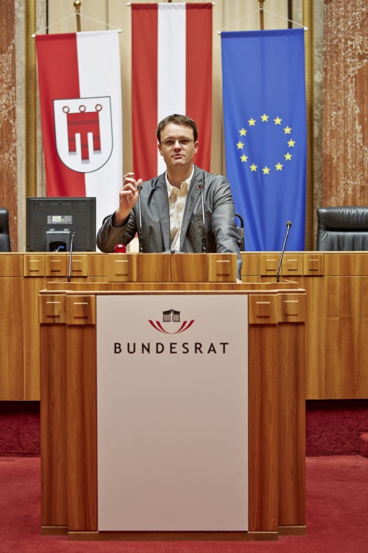 Bundesrat Rene Pfister (S) am Rednerpult