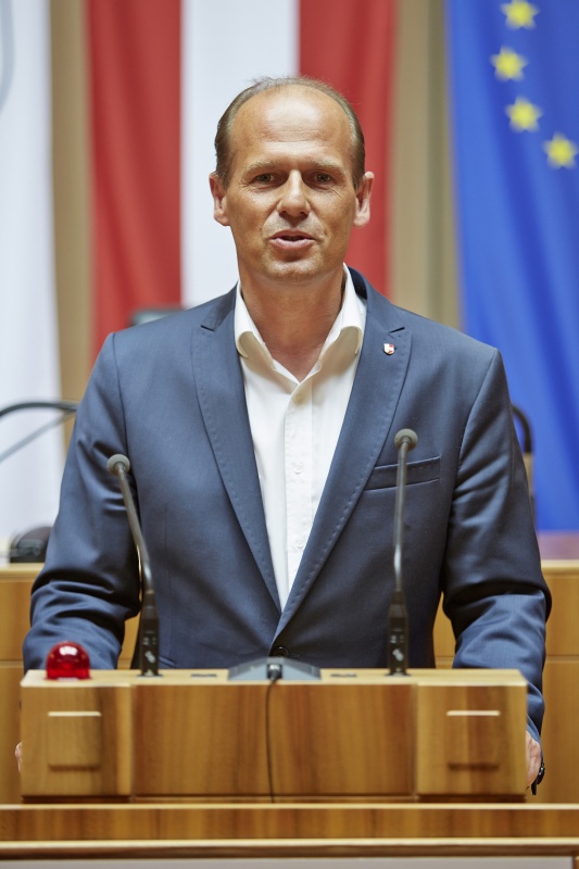 Bundesrat Christian Poglitsch (V) am Rednerpult