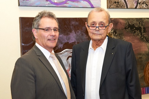 v.li.: Bundesratspräsiden Edgar Mayer (V) mit dem Künstler Gerold Hirn