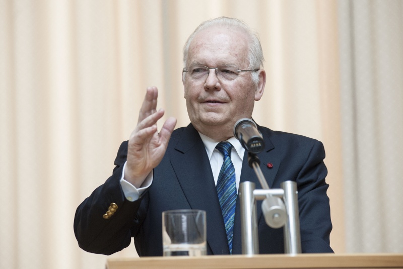 Der Leiter des Instituts für China- und Südostasienforschung Gerd Kaminski bei seiner Dankesrede